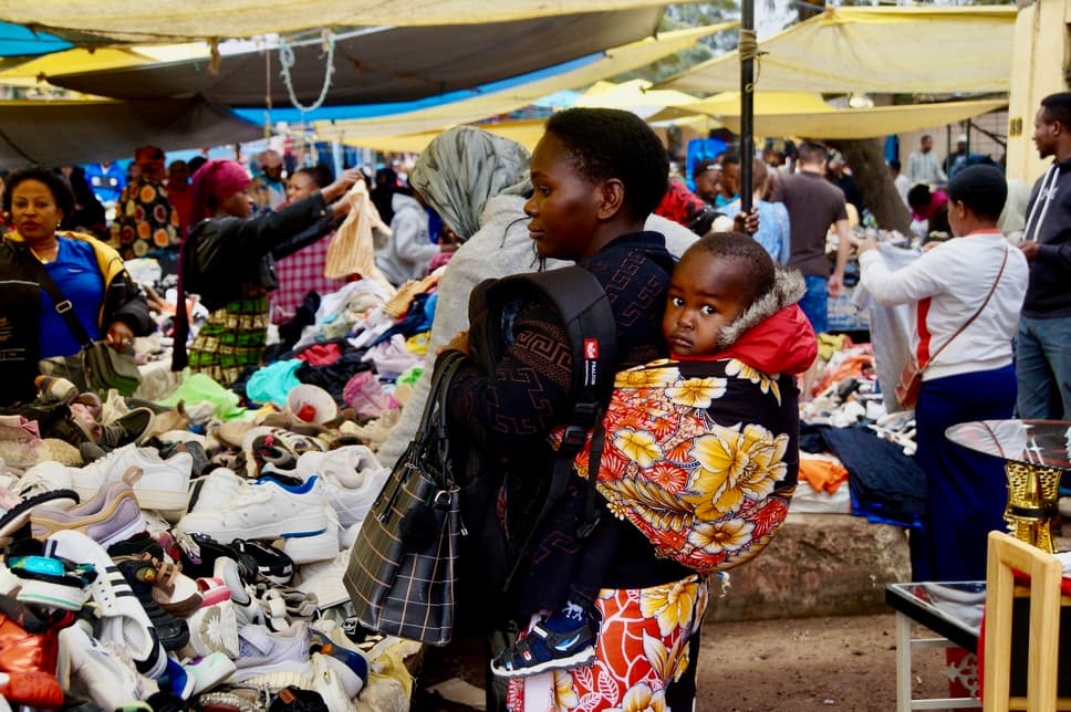 De kleurrijke lokale markt in Arusha