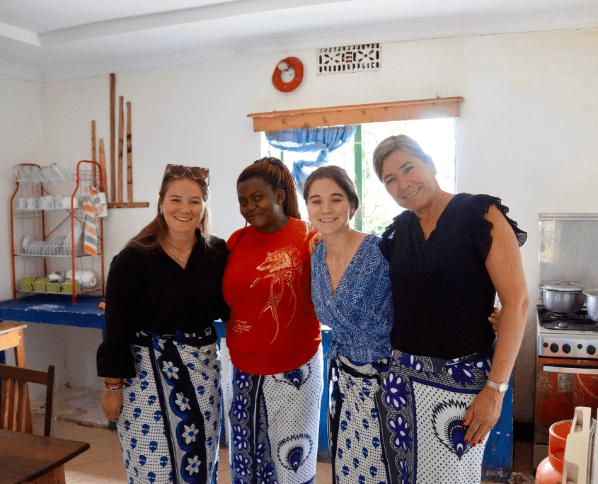 Tanzaniaanse gerechten bereiden tijdens de kookcursus bij Mamma Patty