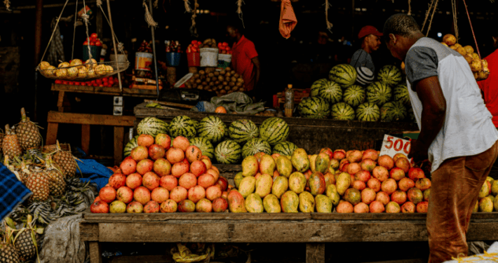 Fruitkraam in Arusha, Tanzania