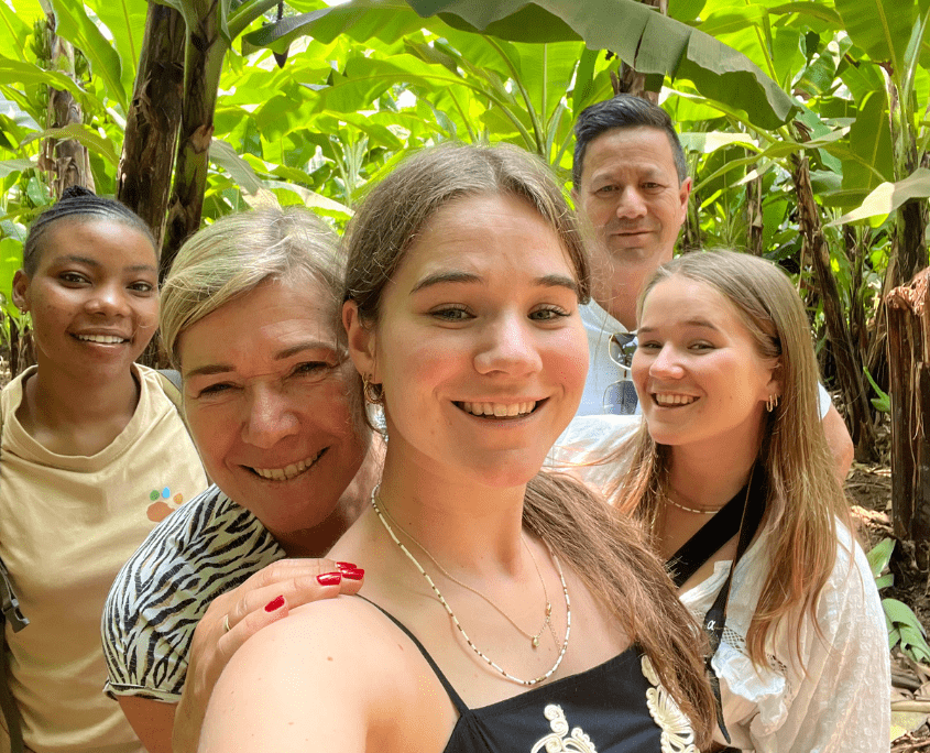 Fietstour Tanzania bananenplantage selfie
